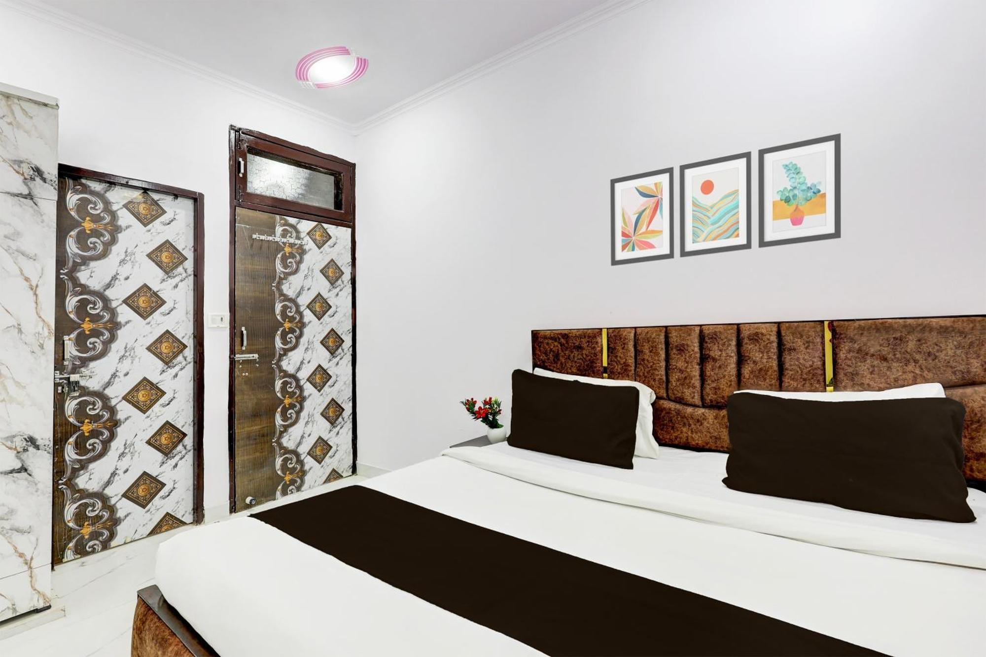 Hotel The Arrow Near Paschim Vihar Делхи Екстериор снимка