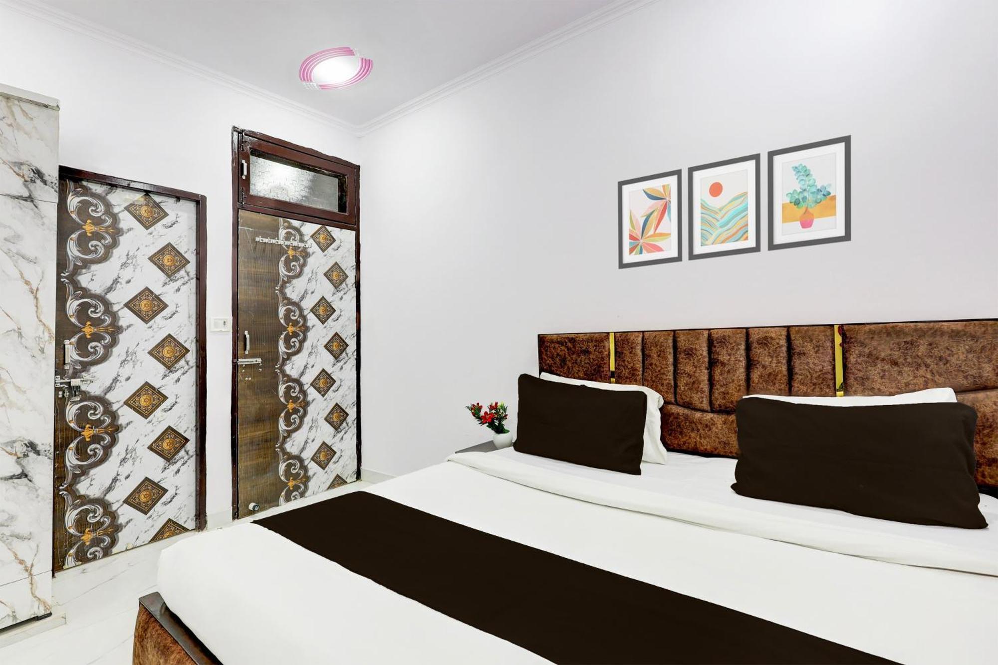Hotel The Arrow Near Paschim Vihar Делхи Екстериор снимка